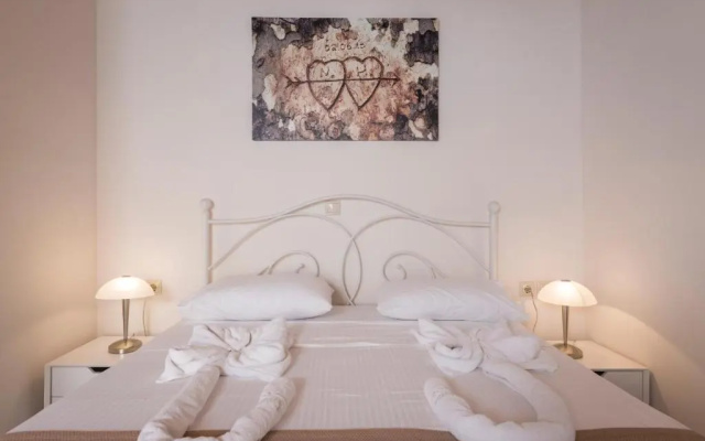 Athina Apartments