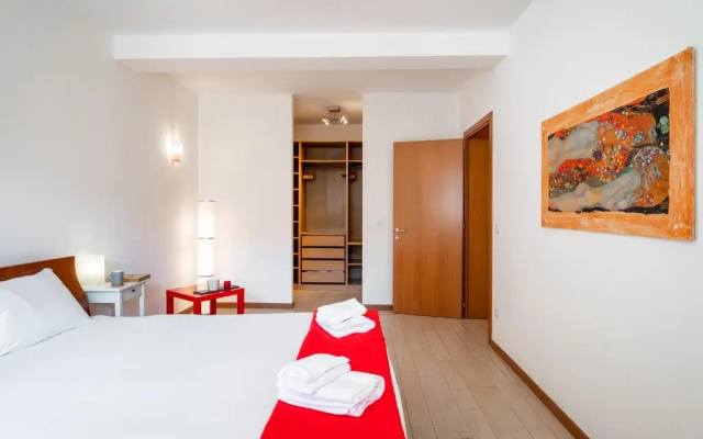 Santa Rita Roomy Apartment