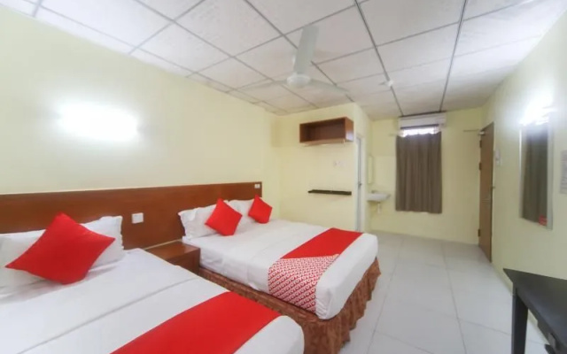 OYO 738 Hotel 81
