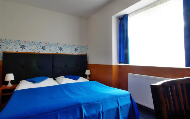 Hotel Adeba
