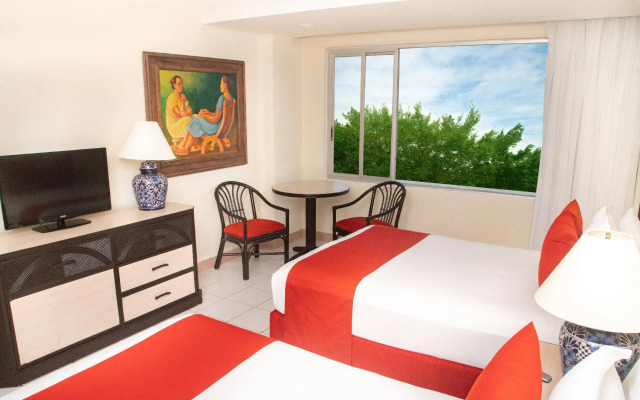 Oasis Palm Hotel
