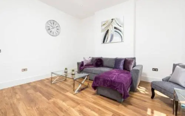 Stunningly Luxurious London Apartment (MHB350)