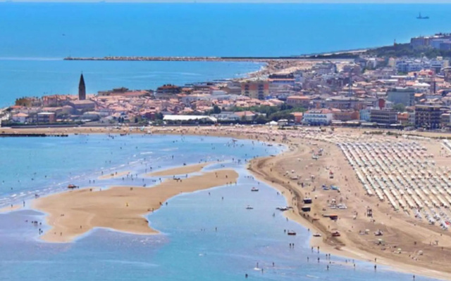 Amazing apartment in Porto Santa Margherita with garden