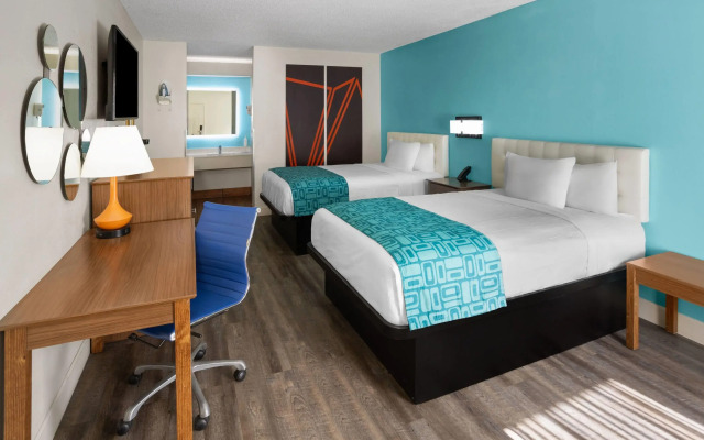 Howard Johnson by Wyndham Savannah GA