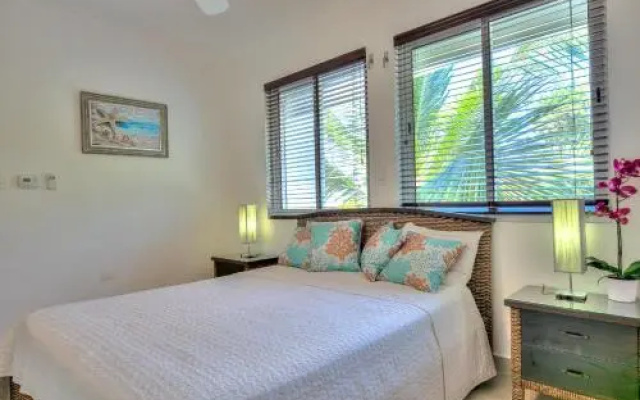 Oceanfront Apartment Turquesa A201