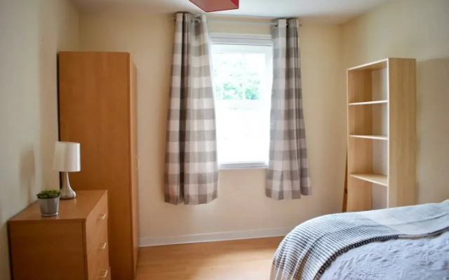 Spacious 3 Bed Apartment in Central Location