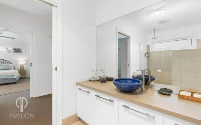 Wiltons Riverside- Sleeping 9, Pet friendly
