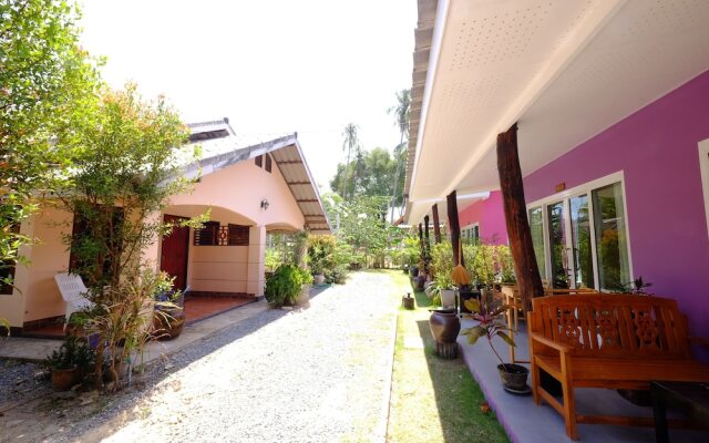 Отель Bulan Bungalow Lanta вид на фасад