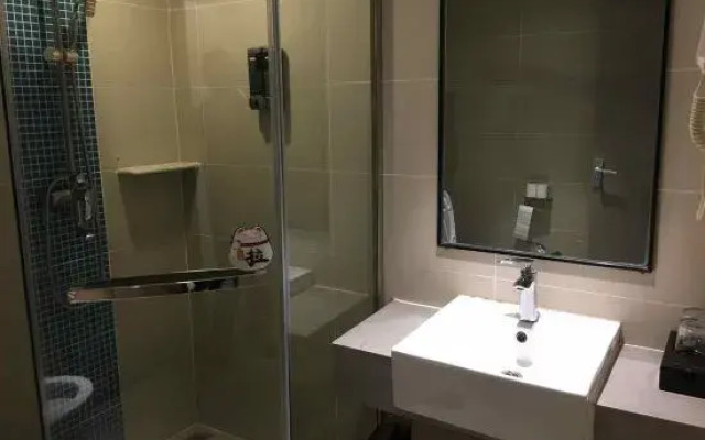 Linquan Aixin Hotel