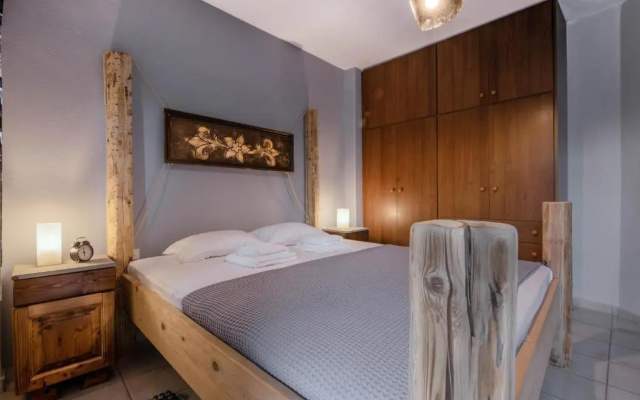 Varousi.Traditional house in old town of Trikala 1
