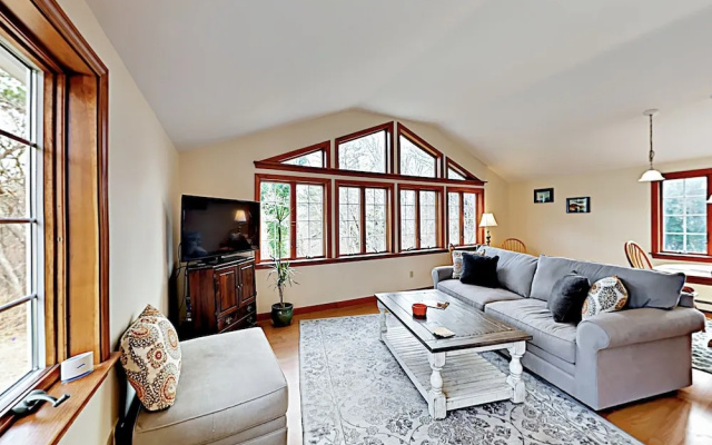 Hilltop - 3 Br Home