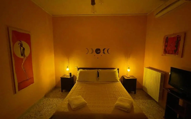 Mezzaluna Guest House