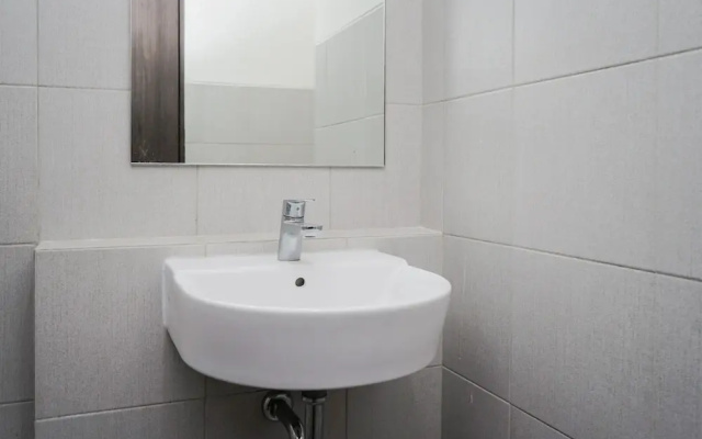 Warm And Cozy Studio Bintaro Icon Apartment