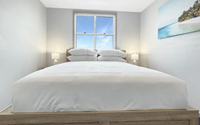 3-bed With Alfresco Dining & Pool in Batemans Bay