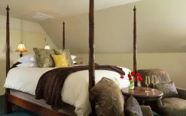 Eagle Rock Lodge