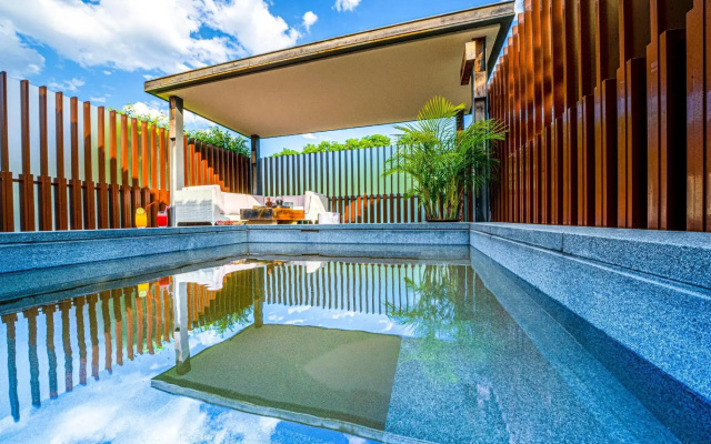 Minggu Spa & Club