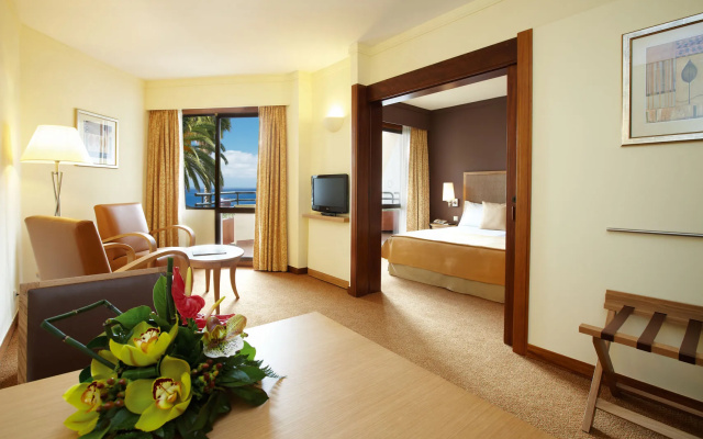 Suite Hotel Eden Mar, by PortoBay