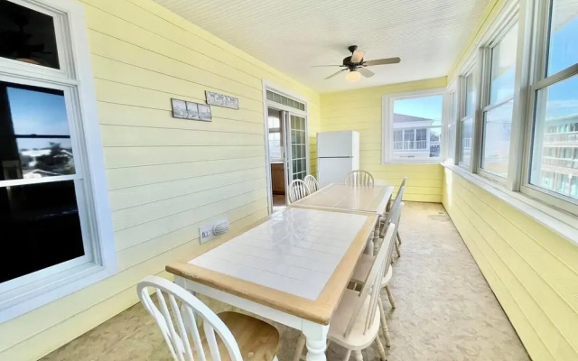 Clayton Street 17B