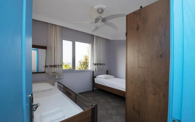 House with Amazing Sea View and Pool in Gumusluk