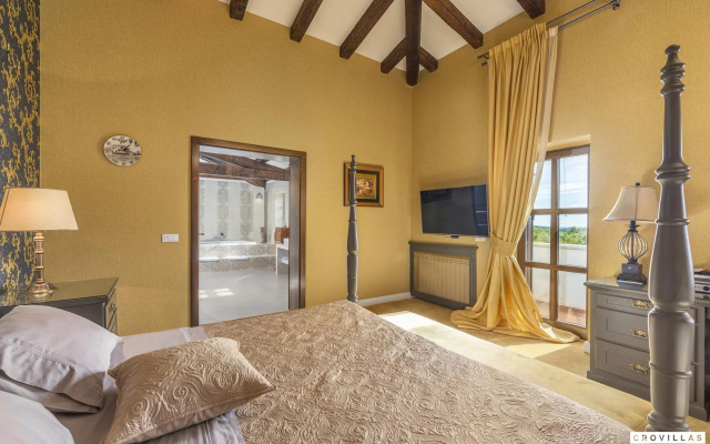Carolus in Barat with 5 bedrooms and 5 bathrooms