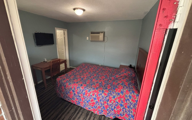 Hiway Inn