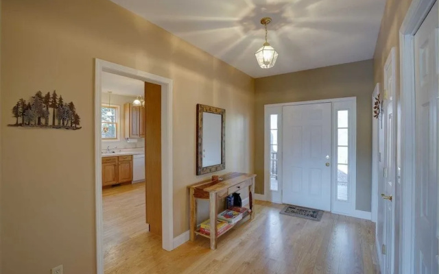 Fontana Lakeview Escape 4 Bedroom Home