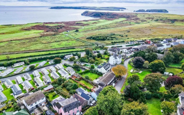 Tide & Tee - 2 Bedroom Apartment - Penally - Tenby