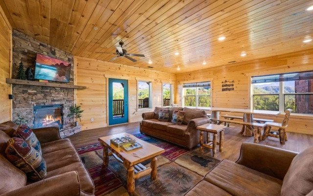 Gatlinburg Views Lodge 5 Bedroom Cabin