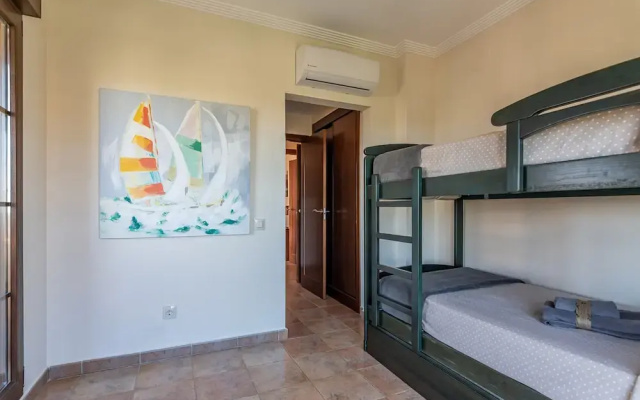 2-bedroom Apartment Near sea