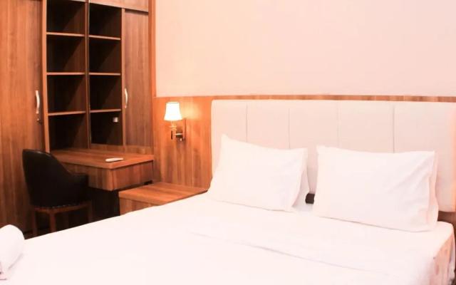 Elegant And Comfy 2Br At Holland Village Jakarta Apartment