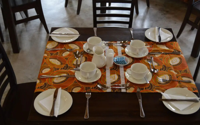 Nahakwe Lodge
