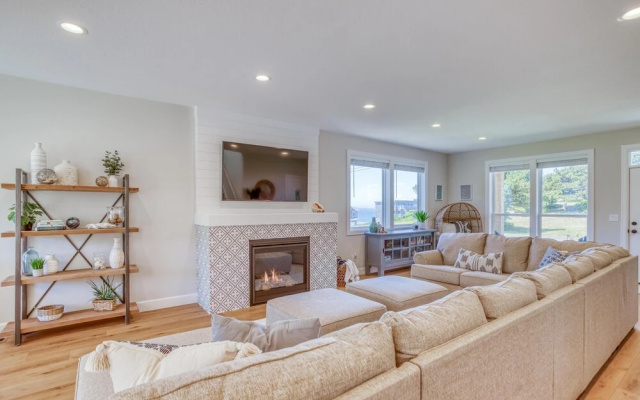 Luxurious Ocean Views and Fun Amenities - Gorgeous Beach Retreat