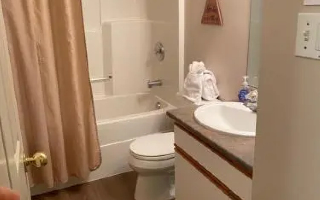 Kirton Suite - 1 Bed / 1 Bath Condo