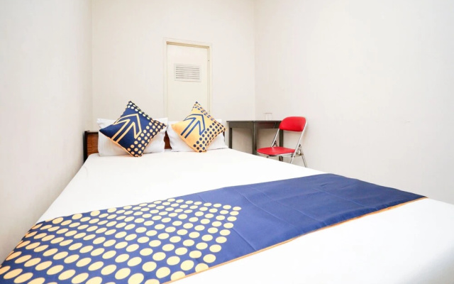 Ratna Backpacker Syariah by OYO Rooms