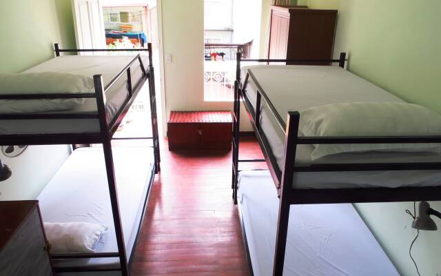 Hanoi Massive Hostel комната для гостей