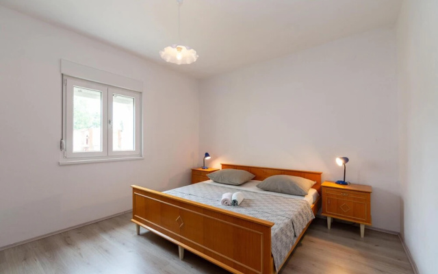 Stunning Home in Krusevo With Wifi and 4 Bedrooms
