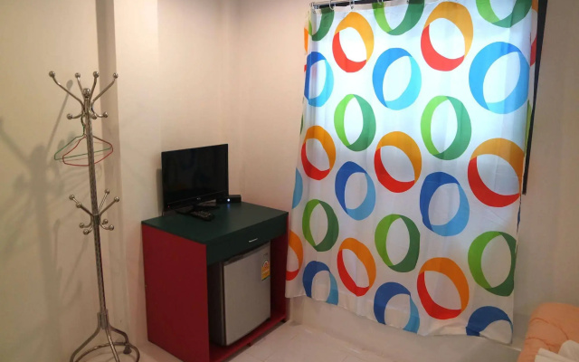 Blue Wave Cha am Hotel(โรงแรมบลู เวฟ ชะอำ)