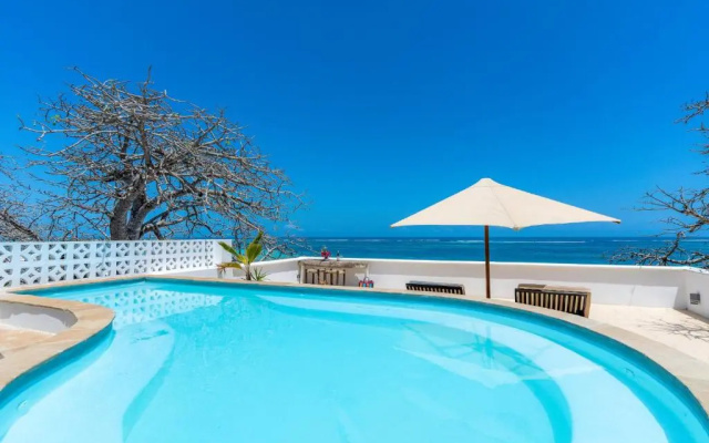 Tequila Sunrise Sky Cabana-Diani Beach (Adults Only)