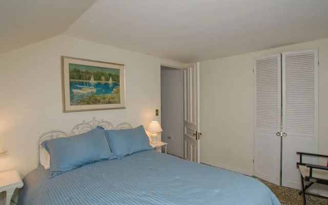 Pacific Way Villa 4 Br home by RedAwning