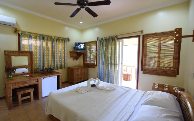 Thalatta Resort