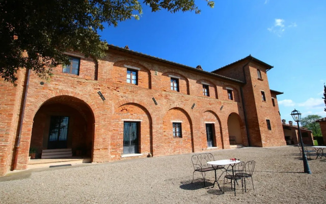 Luxurious Farmhouse in Montepulciano with Swimming Pool