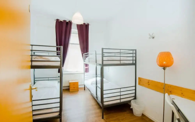 Alcatraz Backpacker Hostel