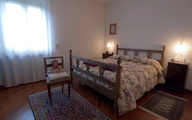 Luxurious Villa in Montelupone With Private Swimming Pool