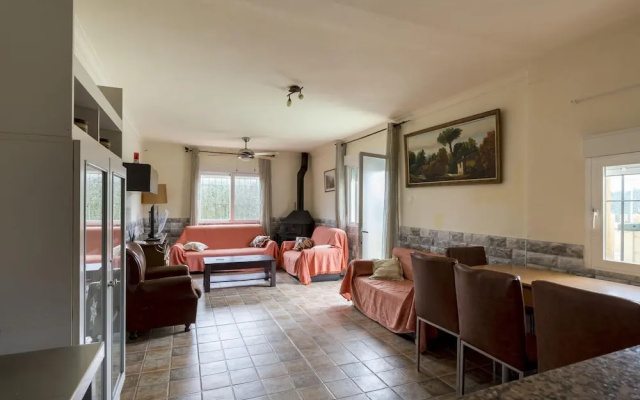 Modern Holiday Home in Garrobillo With Private Swimming Pool