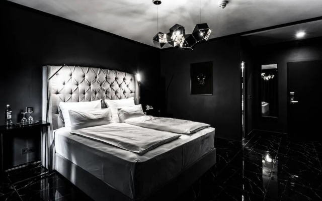 Hotel Belmont Classic