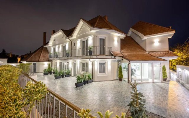 Dozsa Residence
