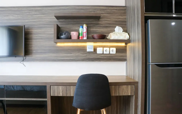 Homey And Cozy Living Studio At Tamansari The Hive Apartment