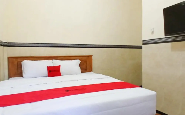 RedDoorz @ Dien Homestay Syariah Alun-alun Pasuruan