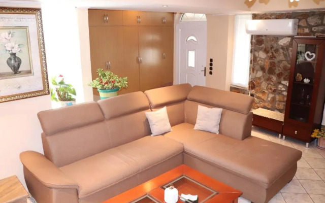 Aivazidis House