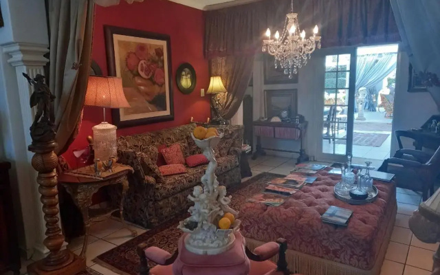Michael-Angelo Guest House